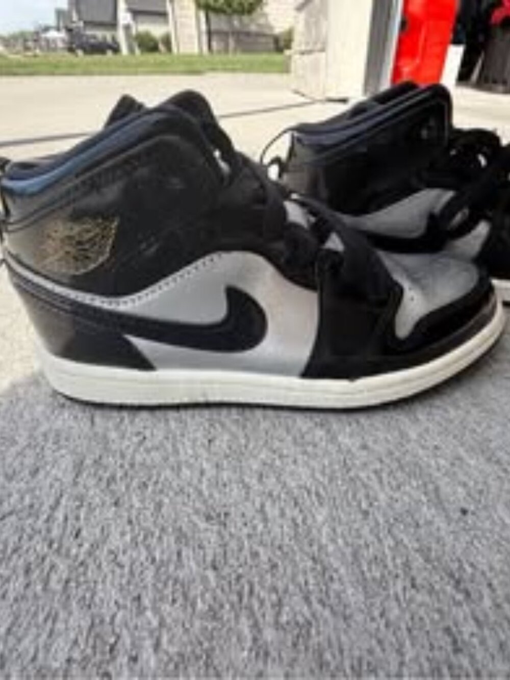 Kids High-TopJordan 1's – Black & Silver – Size 13 – $20